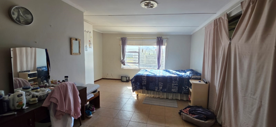 3 Bedroom Property for Sale in Sandbaai Western Cape